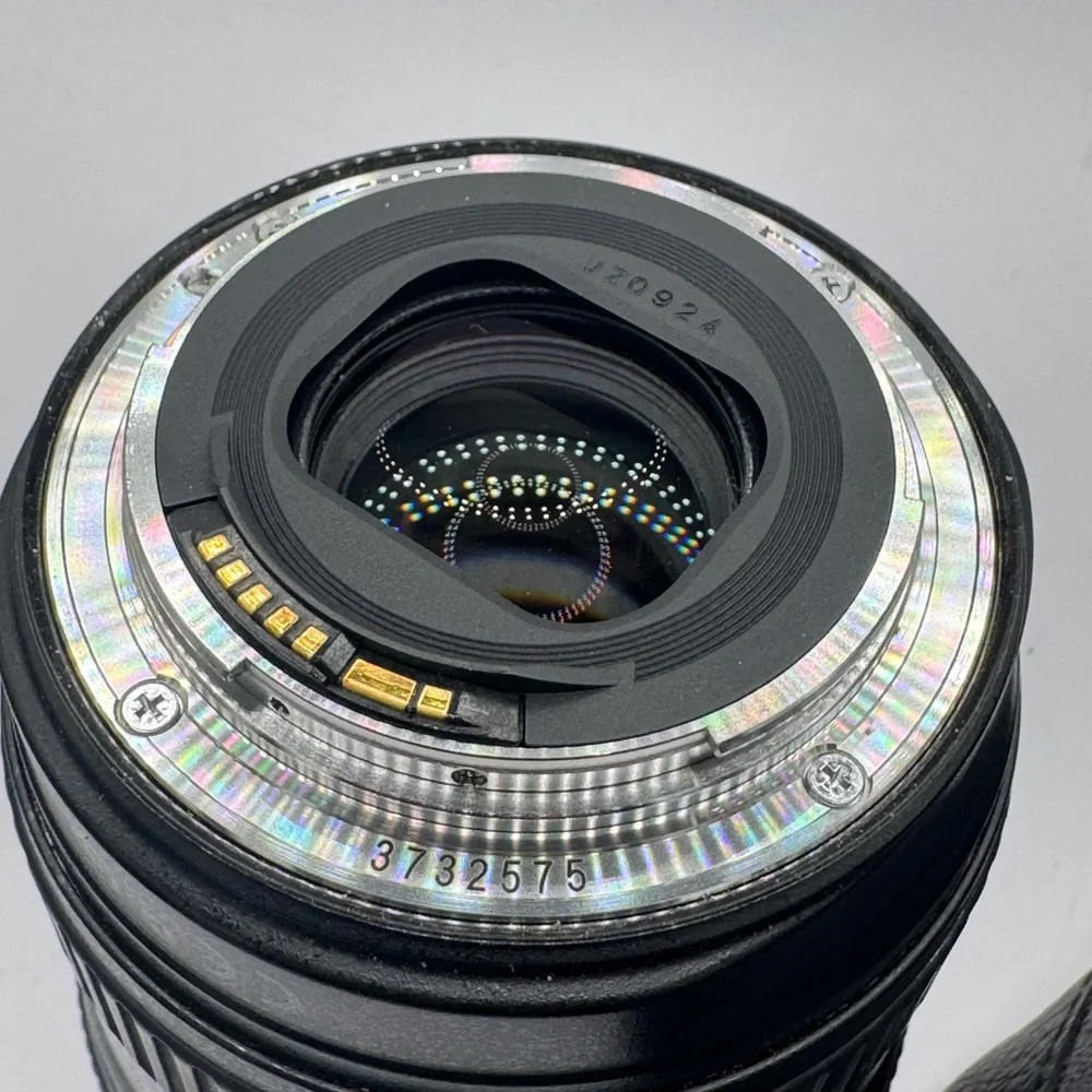 Canon EF 24-105mm f/4L IS USM with Lens Hood, Caps & Pouch • Excellent Condition